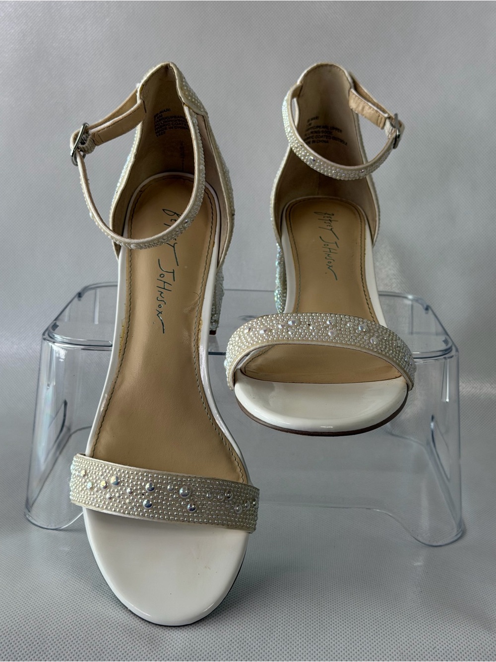 Betsey Johnson Pearl & Rhinestone Block Heel Sandals – Size 7.5